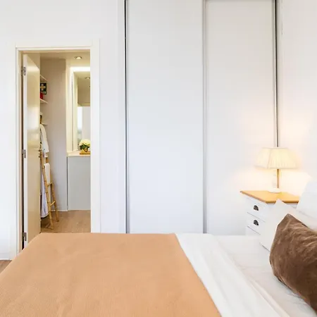 Apartment Golden Escape In *