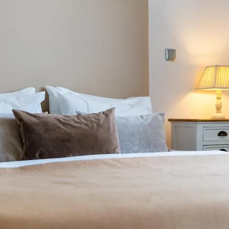 Golden Escape In Apartment Funchal (Madeira)