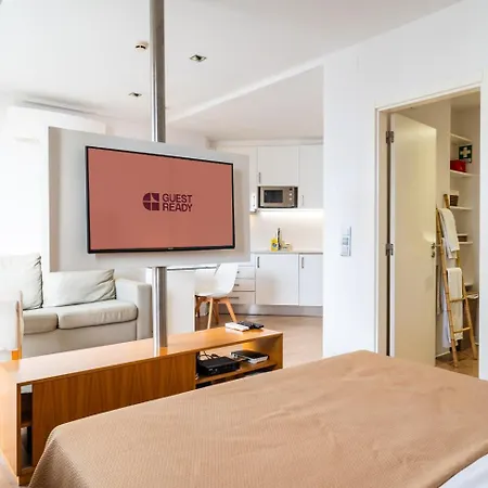 Apartment Golden Escape In