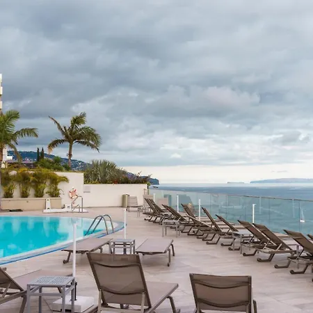 Golden Escape In Funchal Ilheu do Gorgulho