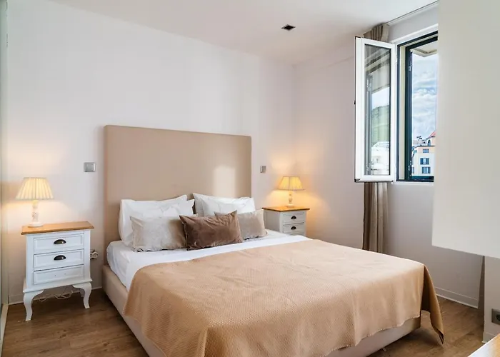 Golden Escape In Apartament